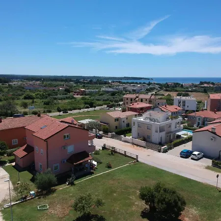 Gloria Pensjonat 3*