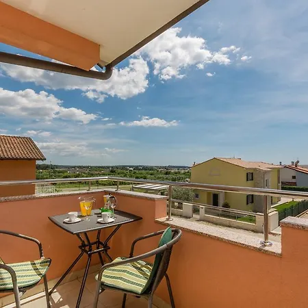 Gloria Πανσιόν